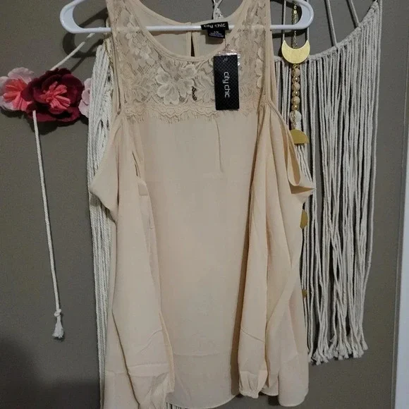 NWT City Chic Natalia Top in Buff, Cold-Shoulder, Lace Detail, Flowy, Size 16. - Picture 2 of 7